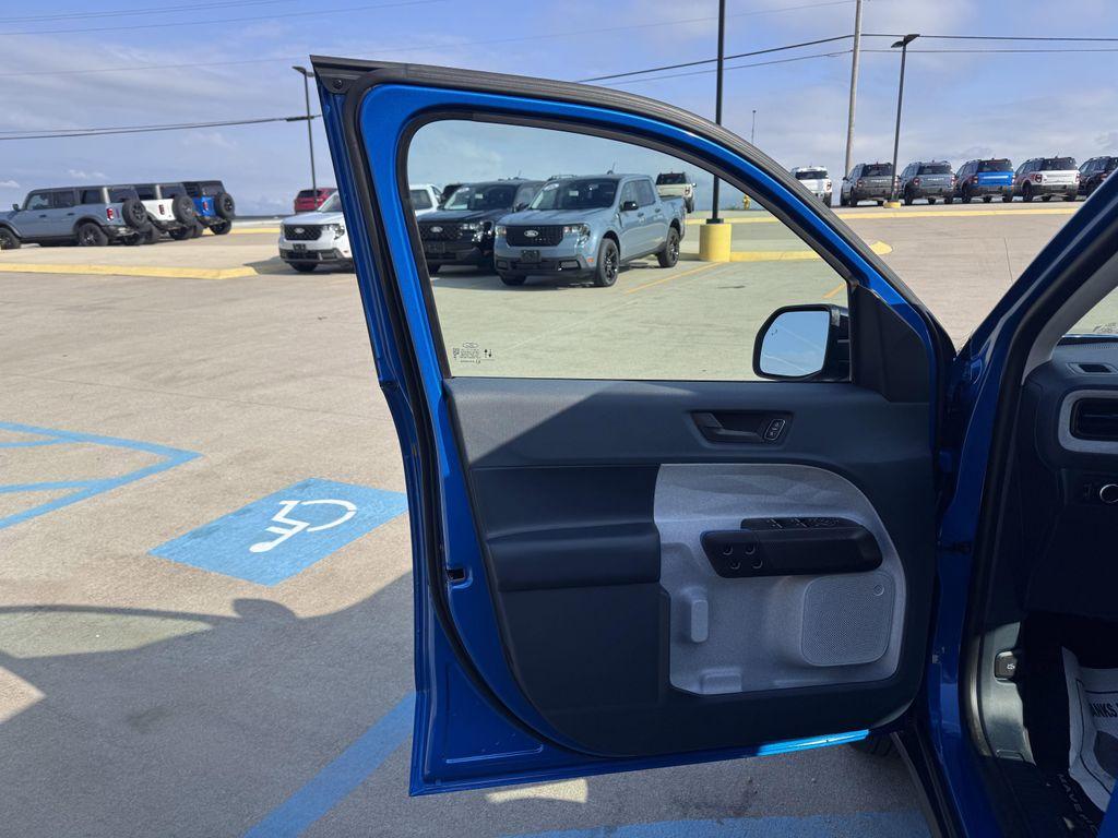 new 2025 Ford Maverick car, priced at $35,385