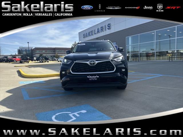 used 2022 Toyota Highlander car, priced at $36,990