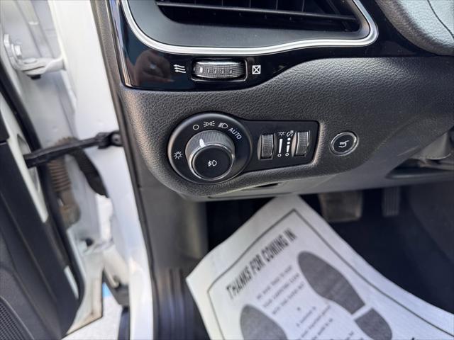 used 2023 Jeep Cherokee car, priced at $27,990