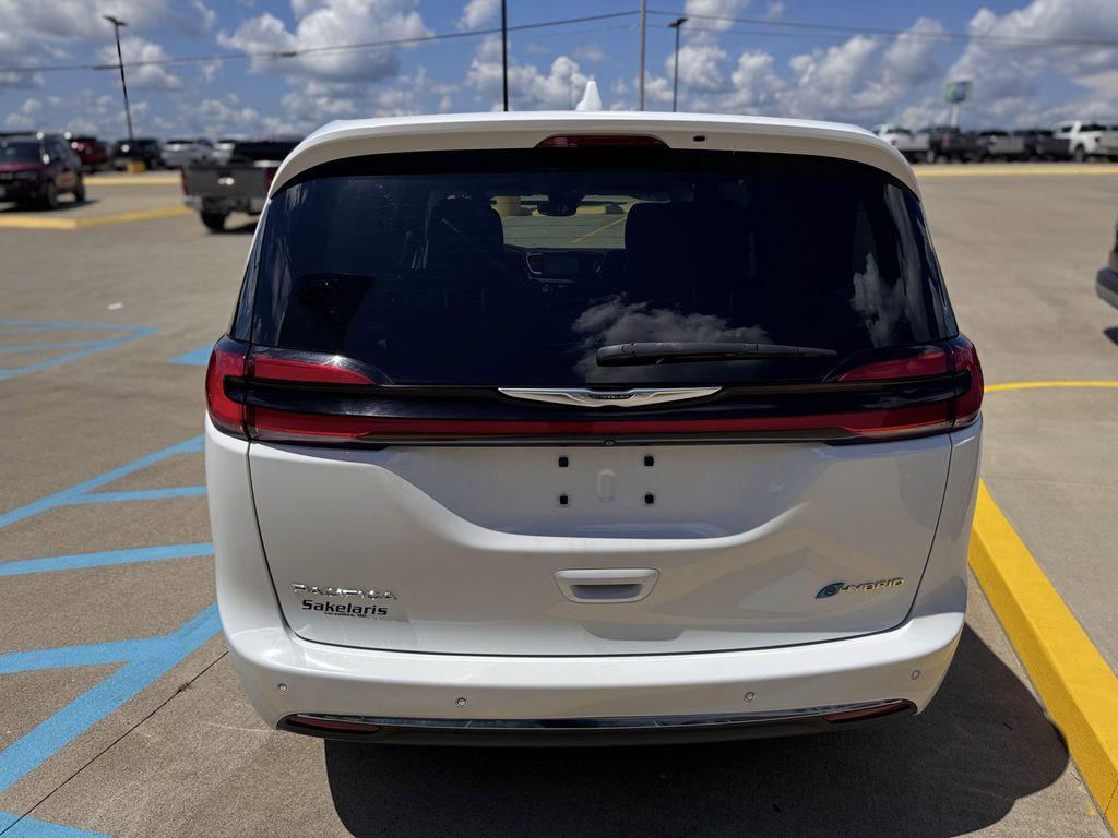 used 2022 Chrysler Pacifica Hybrid car, priced at $28,990