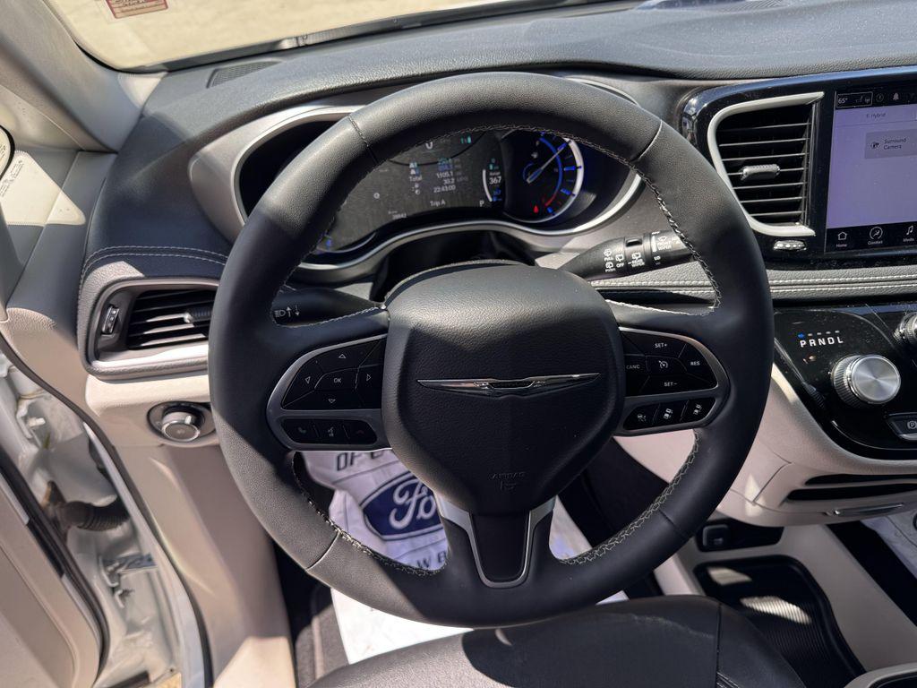 used 2022 Chrysler Pacifica Hybrid car, priced at $28,990