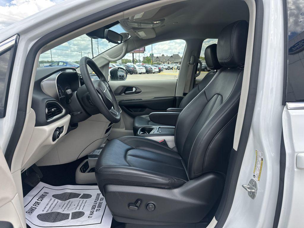 used 2023 Chrysler Pacifica car, priced at $22,999