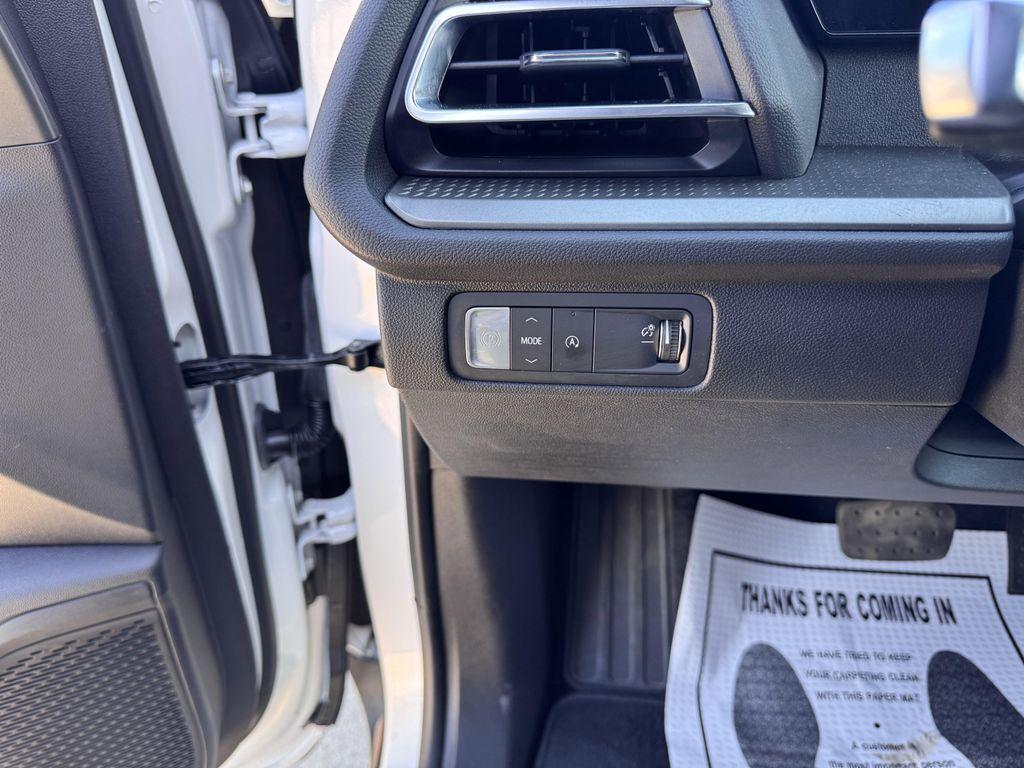 used 2025 Chevrolet Traverse car, priced at $38,990