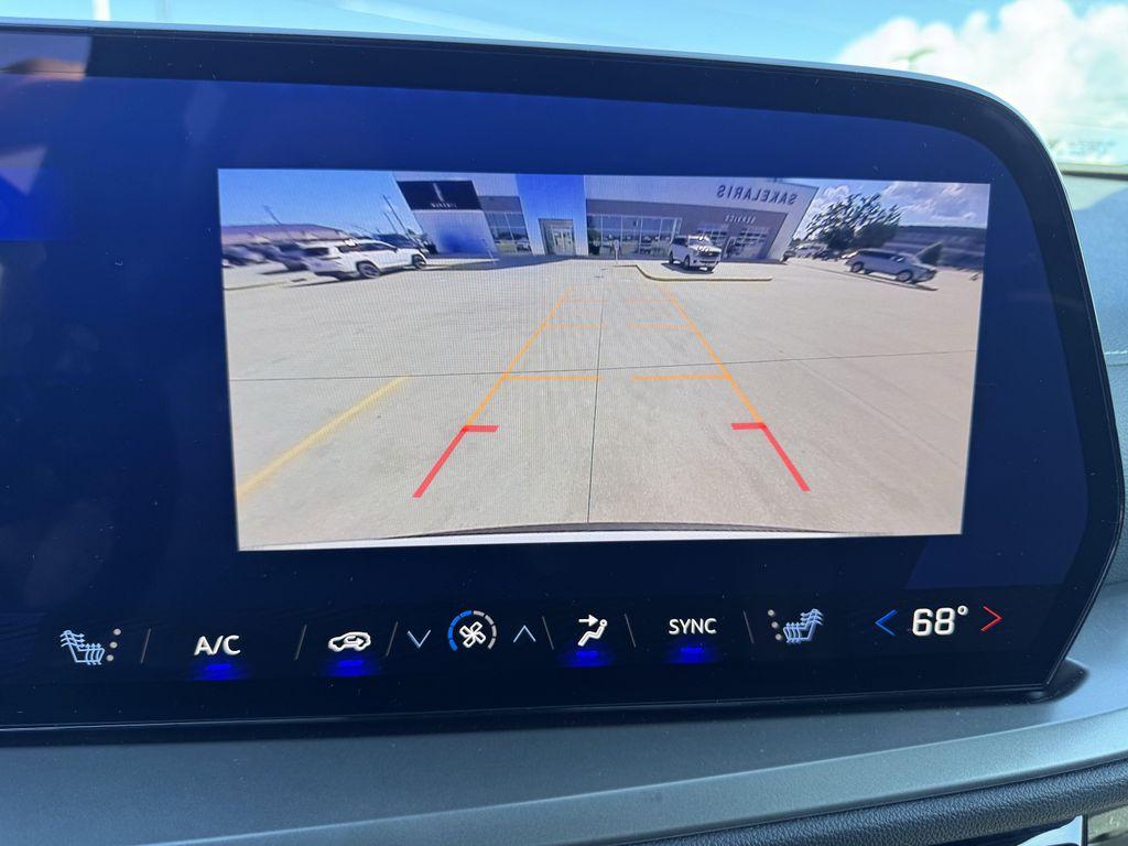 used 2025 Chevrolet Traverse car, priced at $38,990