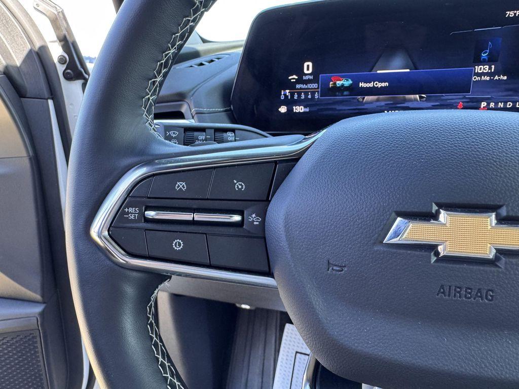 used 2025 Chevrolet Traverse car, priced at $38,990