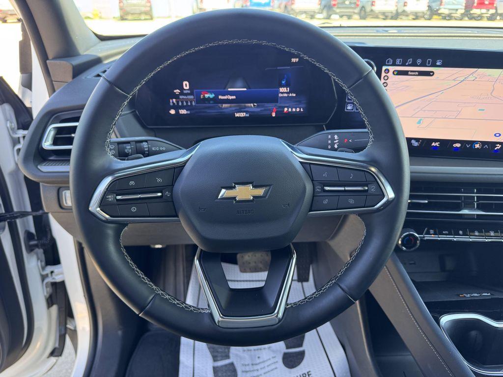 used 2025 Chevrolet Traverse car, priced at $38,990