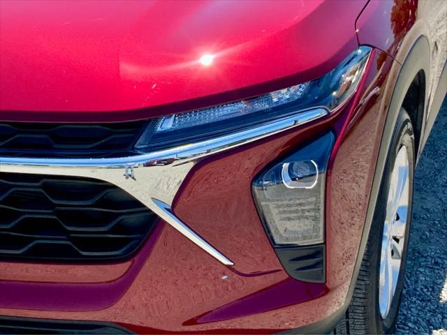 used 2025 Chevrolet Trax car, priced at $22,551