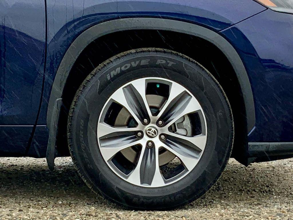 used 2021 Toyota Highlander car, priced at $29,999