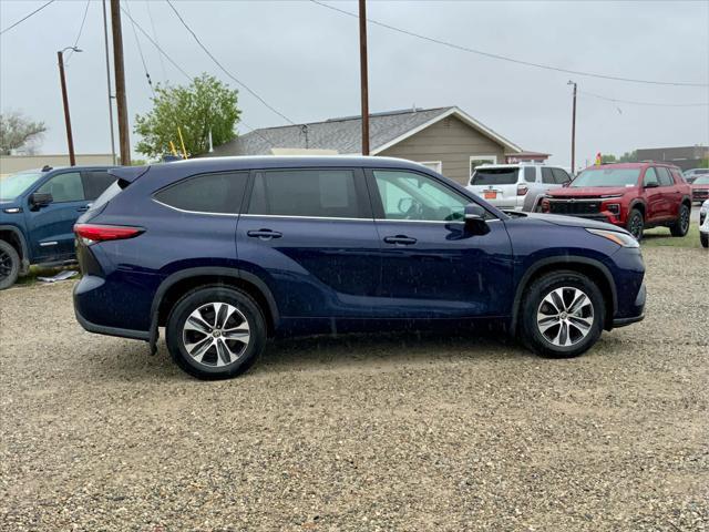 used 2021 Toyota Highlander car, priced at $31,750