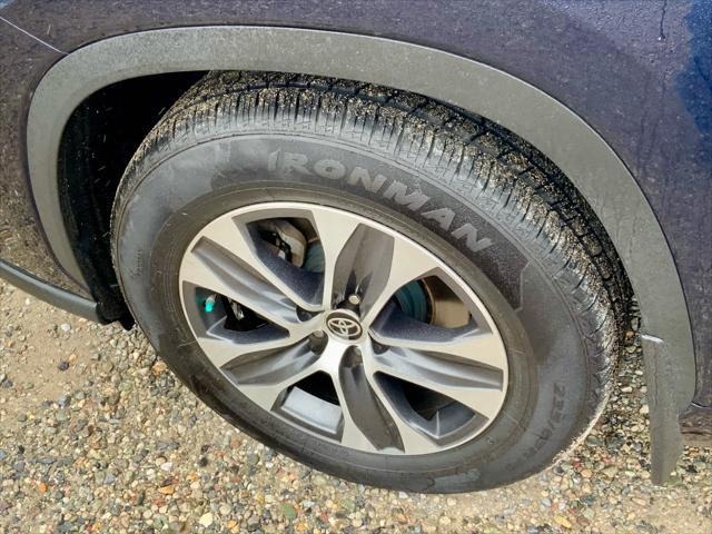 used 2021 Toyota Highlander car, priced at $31,750