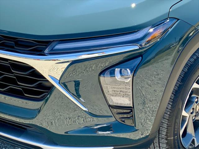 new 2025 Chevrolet Trax car, priced at $25,485