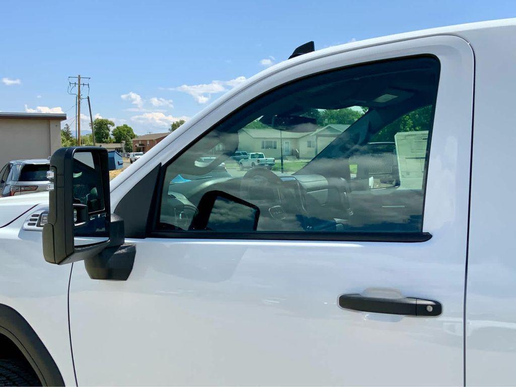 new 2025 GMC Sierra 3500 car, priced at $50,198