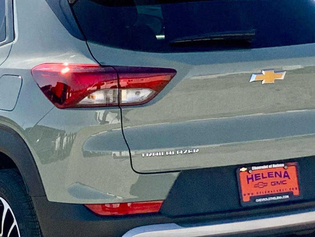 new 2026 Chevrolet TrailBlazer car, priced at $25,999