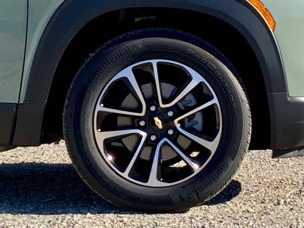 new 2026 Chevrolet TrailBlazer car, priced at $25,999