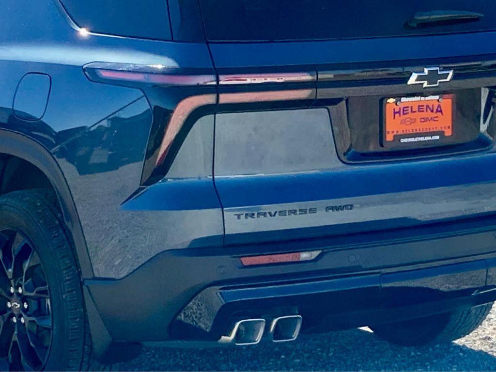 new 2026 Chevrolet Traverse car, priced at $50,125