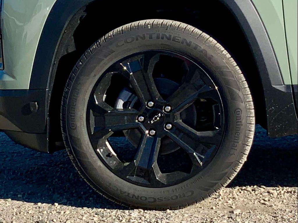 new 2026 Chevrolet Equinox car, priced at $33,999