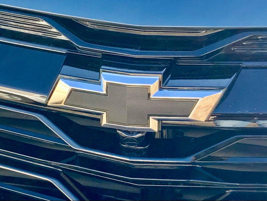 new 2026 Chevrolet Equinox car, priced at $36,999