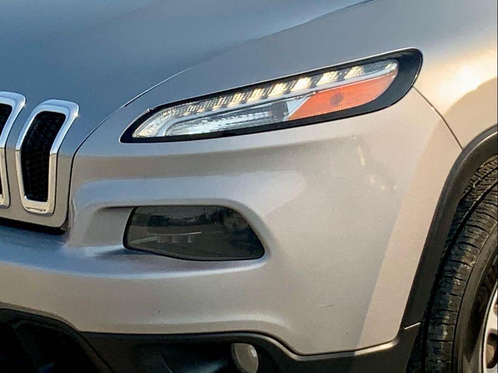 used 2015 Jeep Cherokee car, priced at $9,977