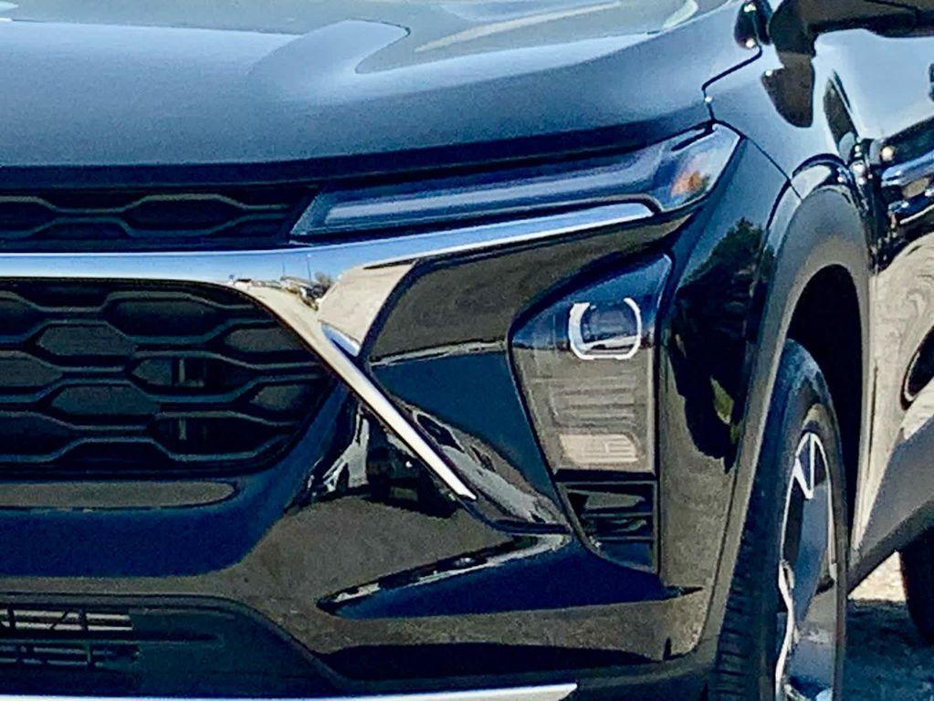 new 2025 Chevrolet Trax car, priced at $23,095