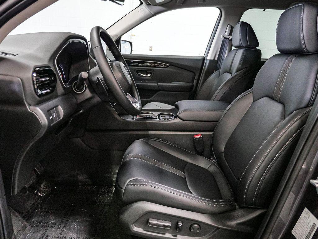 new 2025 Honda Pilot car, priced at $46,780