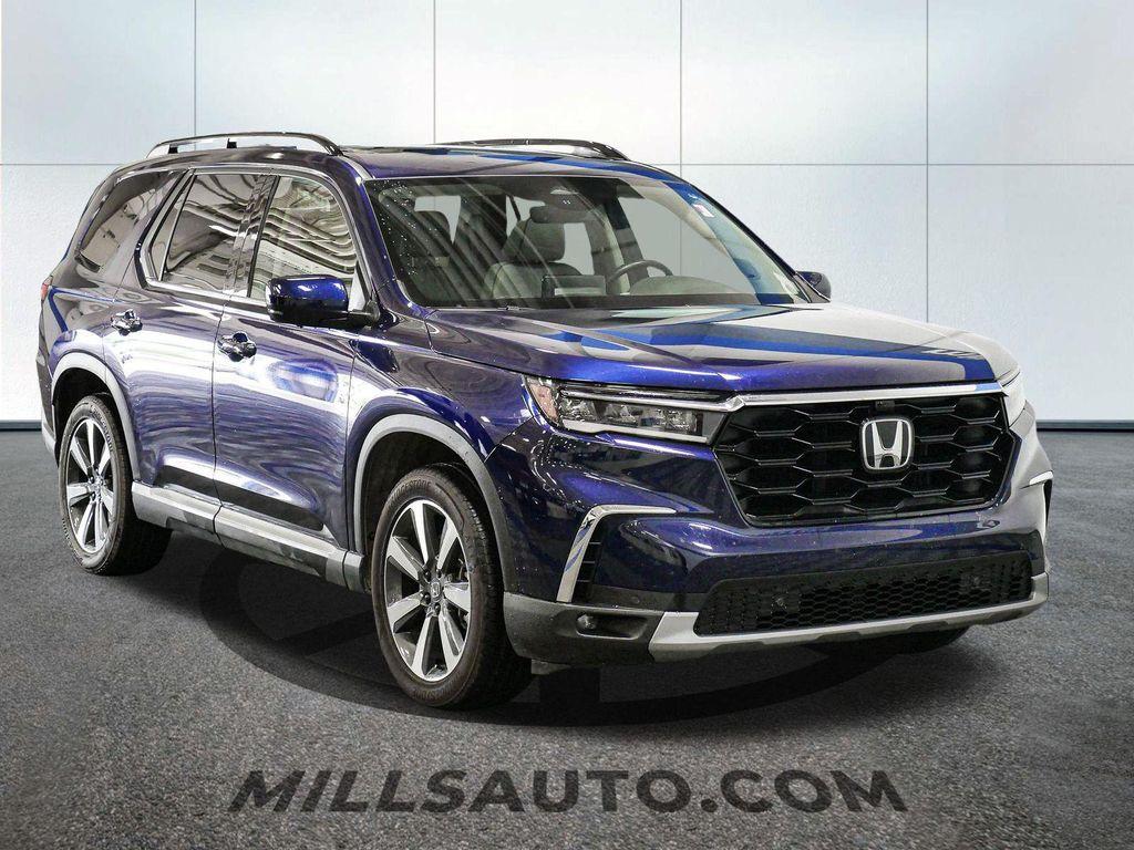 used 2023 Honda Pilot car, priced at $44,211