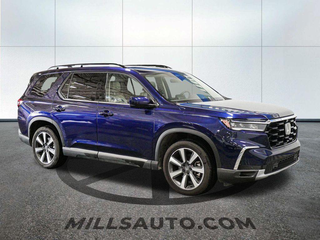 used 2023 Honda Pilot car, priced at $44,211