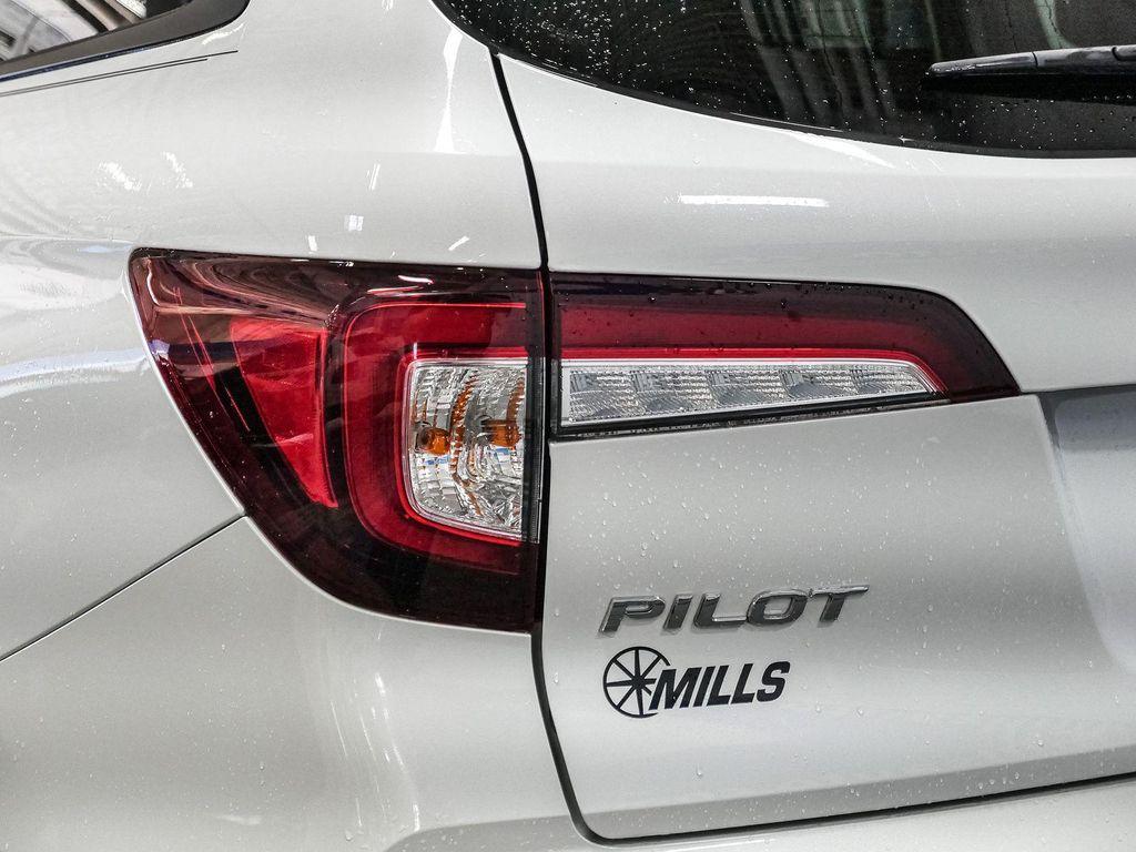 used 2022 Honda Pilot car, priced at $28,999