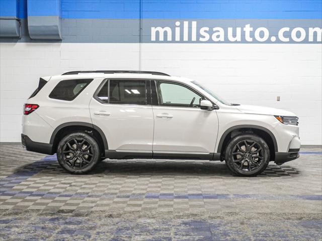 new 2025 Honda Pilot car, priced at $49,120