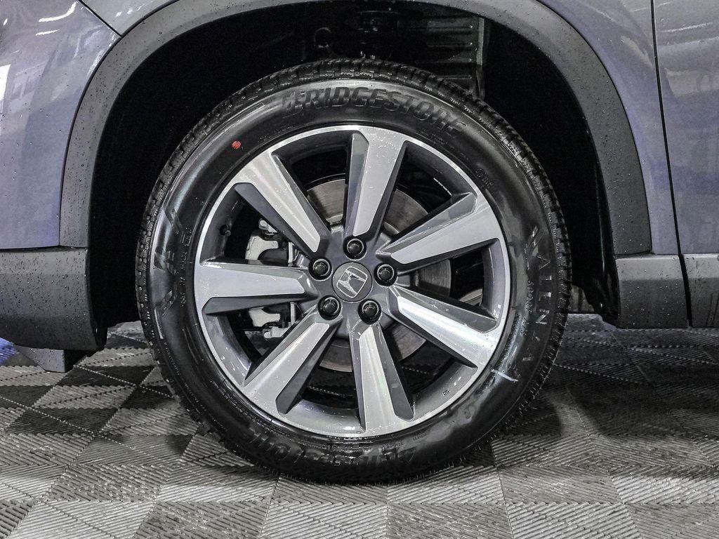 new 2025 Honda Pilot car, priced at $50,998