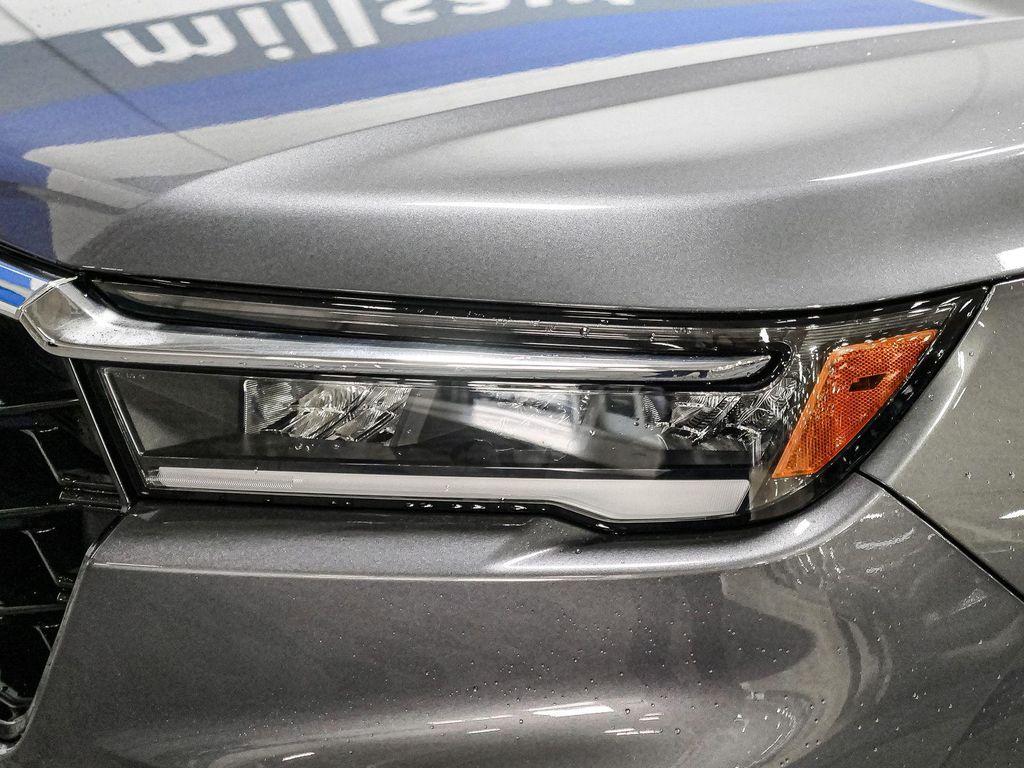 new 2025 Honda Pilot car, priced at $50,998