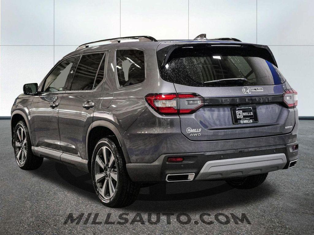 new 2025 Honda Pilot car, priced at $50,998