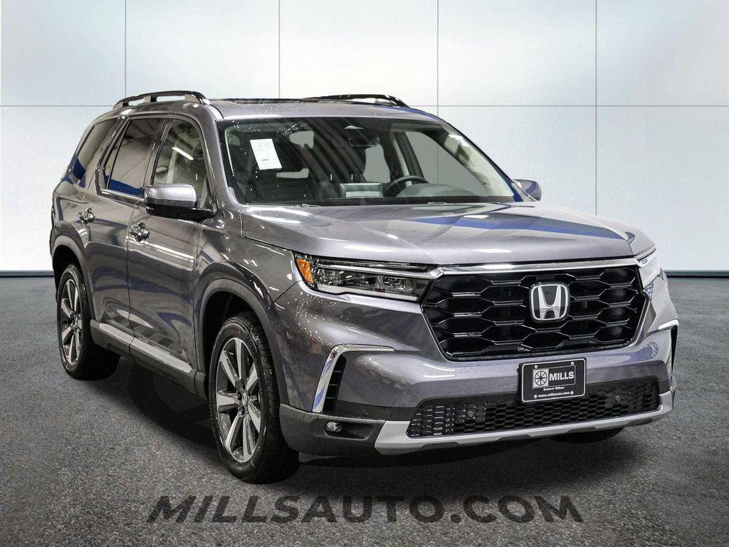 new 2025 Honda Pilot car, priced at $50,998