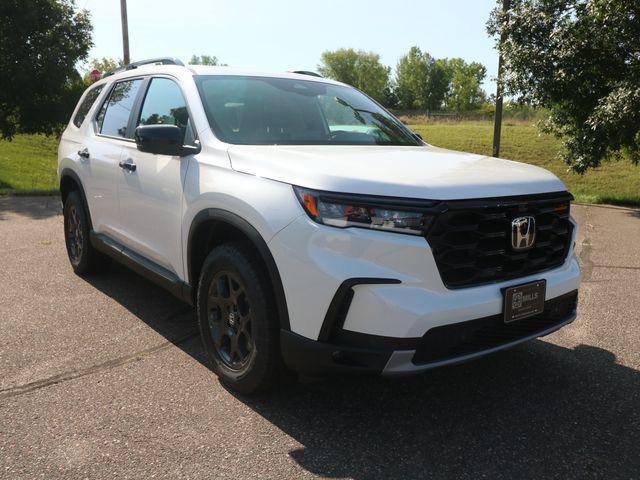 new 2025 Honda Pilot car, priced at $48,876