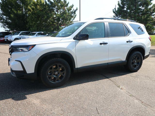 new 2025 Honda Pilot car, priced at $48,876