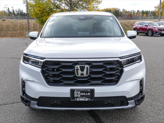 new 2025 Honda Pilot car, priced at $48,180