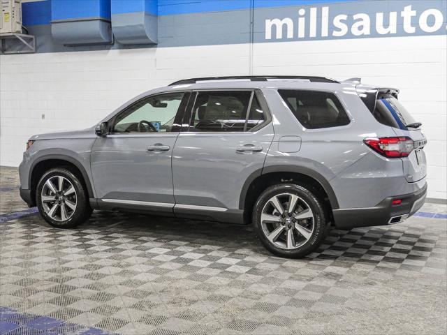 new 2025 Honda Pilot car, priced at $55,715