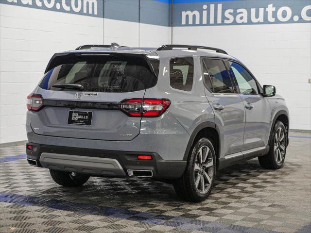 new 2025 Honda Pilot car, priced at $55,715