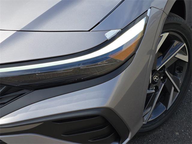 new 2025 Hyundai ELANTRA HEV car, priced at $27,590