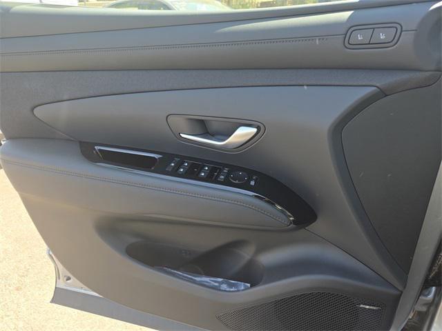 new 2025 Hyundai TUCSON Hybrid car, priced at $42,670