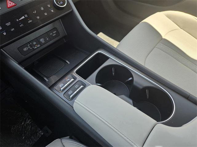 new 2025 Hyundai Sonata Hybrid car, priced at $38,025