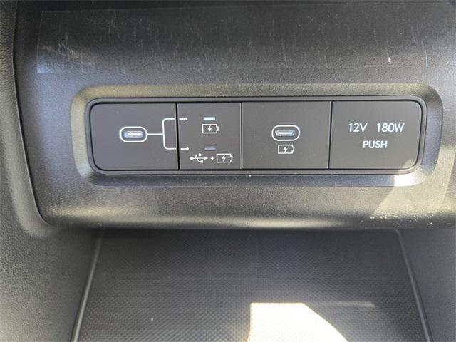 new 2025 Hyundai TUCSON Hybrid car, priced at $35,100