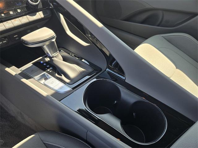 new 2025 Hyundai Elantra car, priced at $25,930