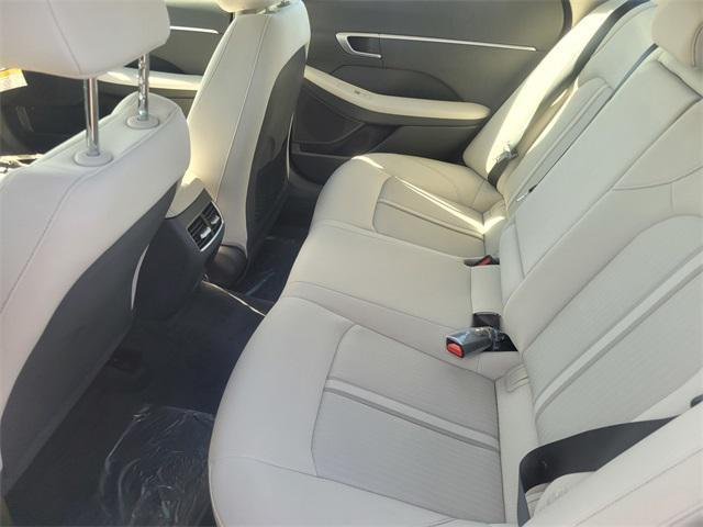 new 2025 Hyundai Sonata Hybrid car, priced at $31,345