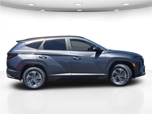 new 2025 Hyundai TUCSON Hybrid car, priced at $35,045