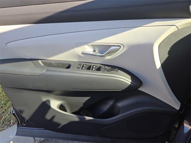 new 2025 Hyundai TUCSON Hybrid car, priced at $37,810