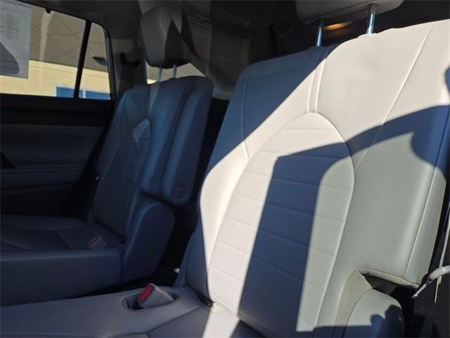 used 2020 Toyota Highlander car, priced at $23,993