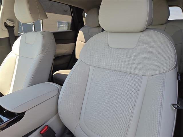 new 2025 Hyundai TUCSON Hybrid car, priced at $38,405
