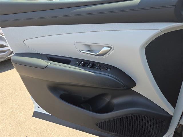 new 2025 Hyundai TUCSON Hybrid car, priced at $38,405