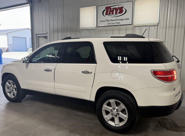 used 2010 Saturn Outlook car, priced at $3,295