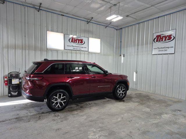 new 2025 Jeep Grand Cherokee car, priced at $43,983